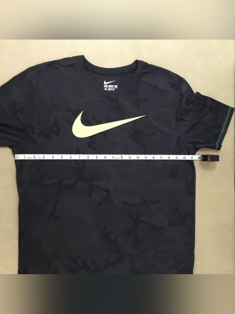 Nike Black Short Sleeve Tee with Neon Yellow Swoosh - B421 - Picture 6 of 9